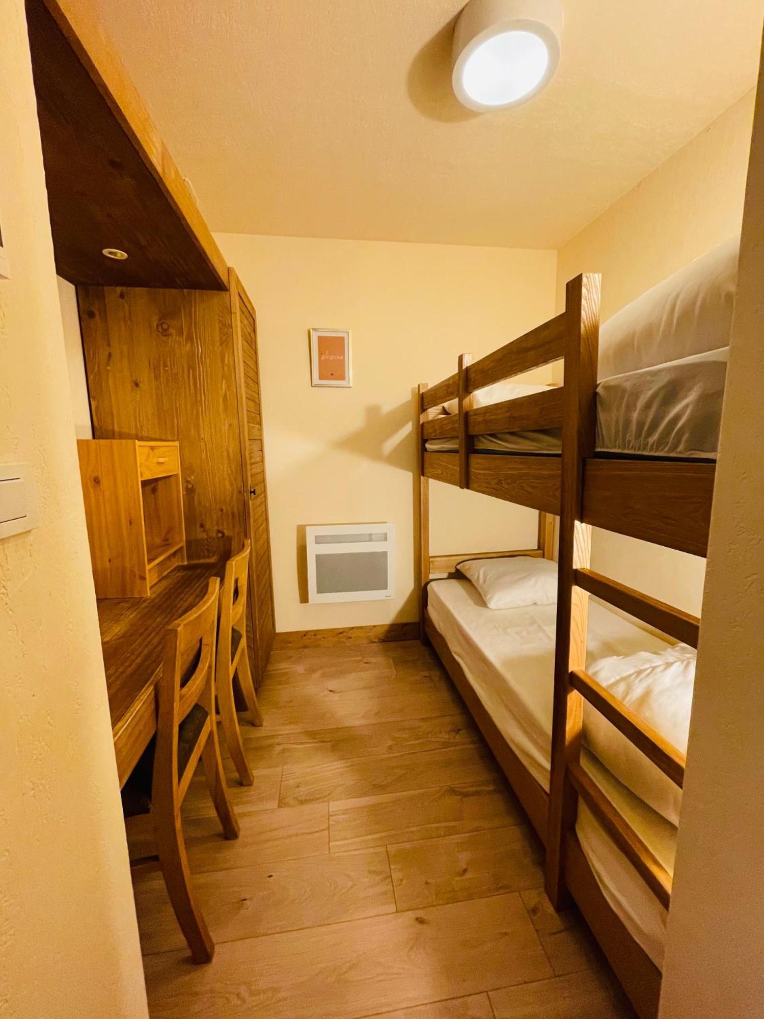 Appartements Avec Piscine Interieure Sauna Parking Etage 1 Au Centre Du Village Dans Residence Cami Real Saint-Lary-Soulan Eksteriør billede