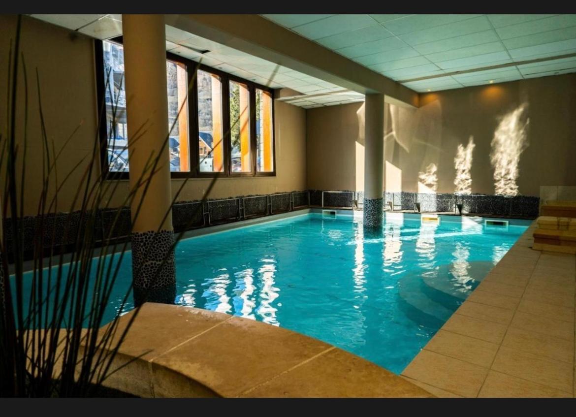 Appartements Avec Piscine Interieure Sauna Parking Etage 1 Au Centre Du Village Dans Residence Cami Real Saint-Lary-Soulan Eksteriør billede